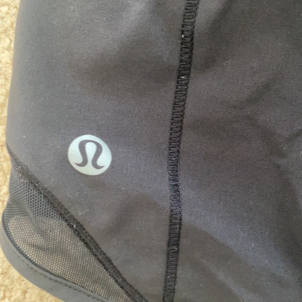 Perfect condition. LULULEMON hotty hot shorts. Size 2. 2.5. - Picture 3 of 4